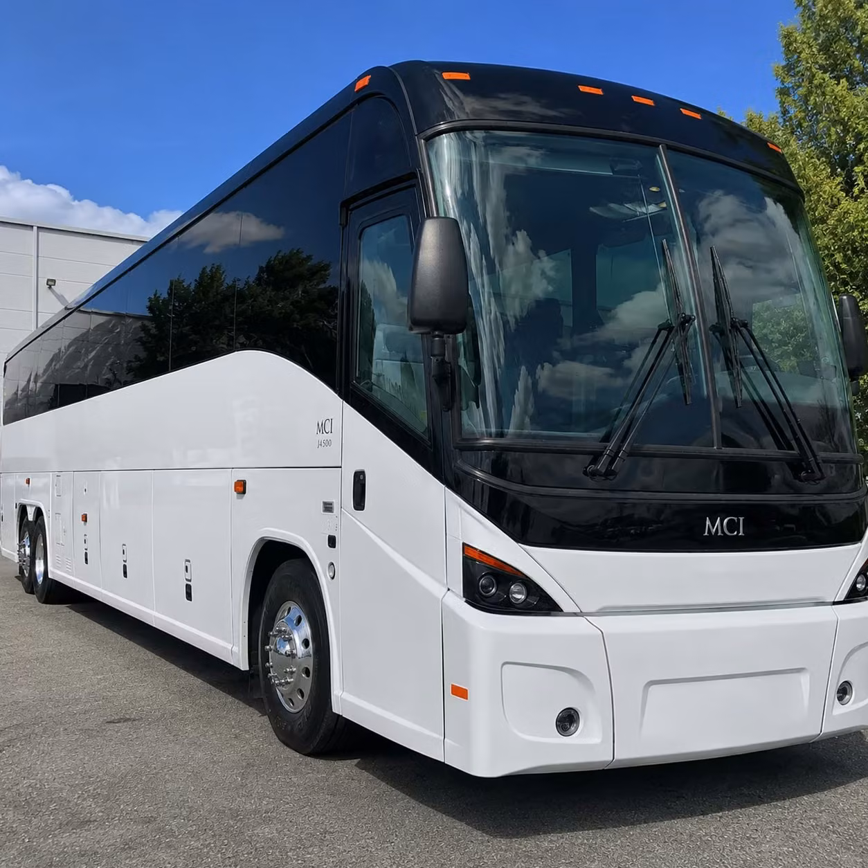 construction and trade workforce shuttles serving reading job sites